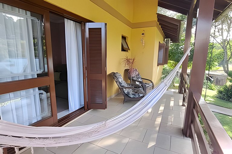 Casa Caminhos de Pedra ao lado da casa da ovelha