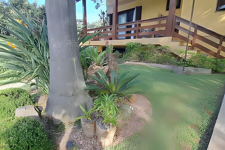 Casa Caminhos de Pedra ao lado da casa da ovelha