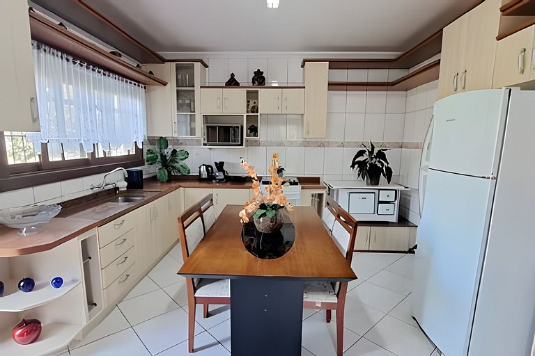 Casa Caminhos de Pedra ao lado da casa da ovelha