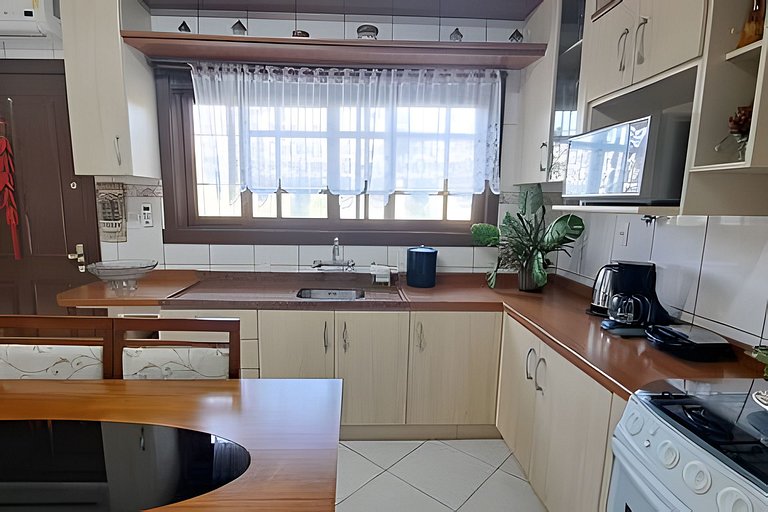 Casa Caminhos de Pedra ao lado da casa da ovelha