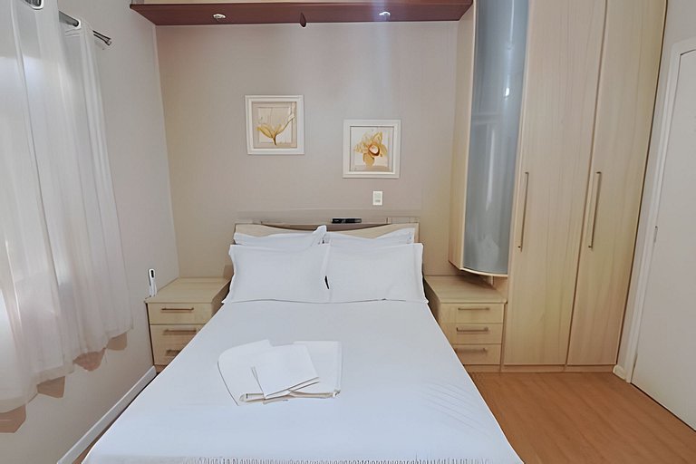 Casa Caminhos de Pedra ao lado da casa da ovelha