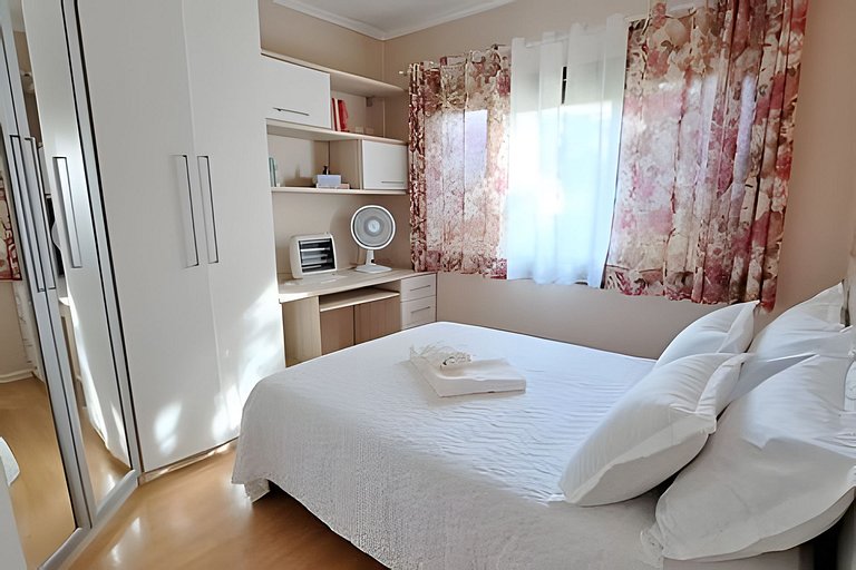 Casa Caminhos de Pedra ao lado da casa da ovelha