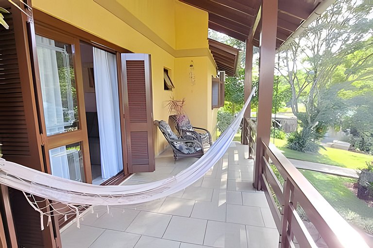Casa Caminhos de Pedra ao lado da casa da ovelha