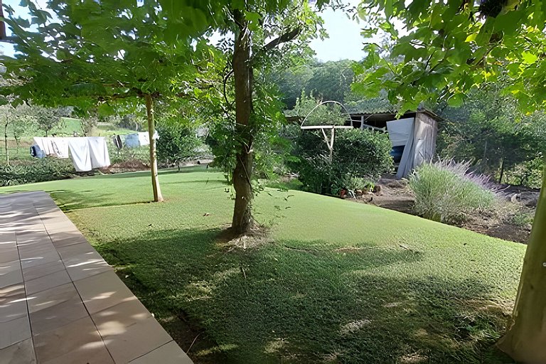 Casa Caminhos de Pedra ao lado da casa da ovelha