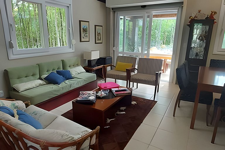 Sítio Exclusivo com Piscina, Lareira e Natureza