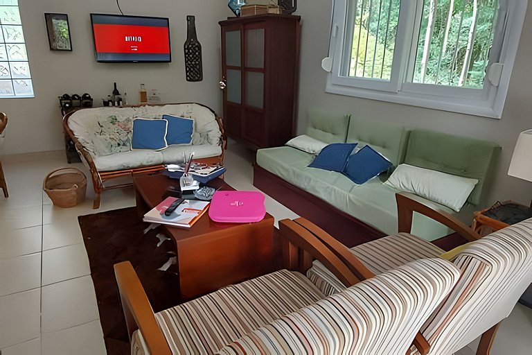Sítio Exclusivo com Piscina, Lareira e Natureza