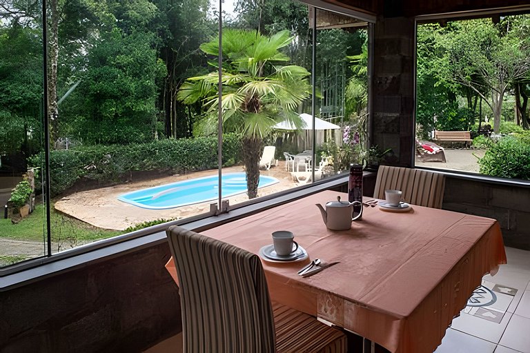 Sítio Exclusivo com Piscina, Lareira e Natureza
