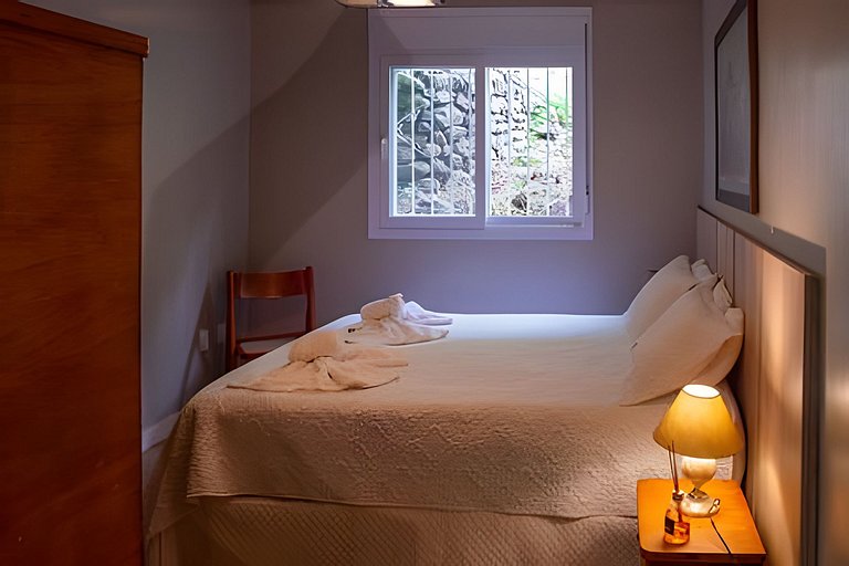 Sítio Exclusivo com Piscina, Lareira e Natureza