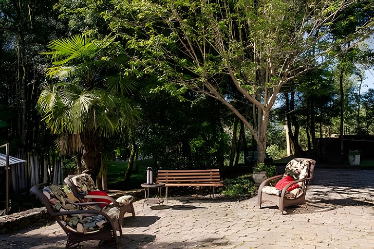 Sítio Exclusivo com Piscina, Lareira e Natureza