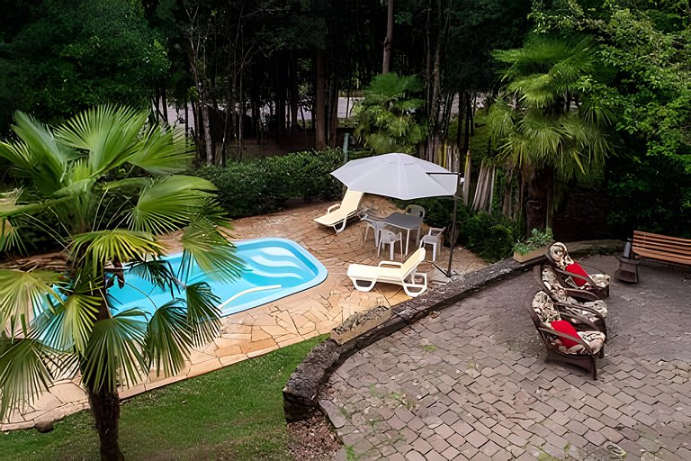 Sítio Exclusivo com Piscina, Lareira e Natureza