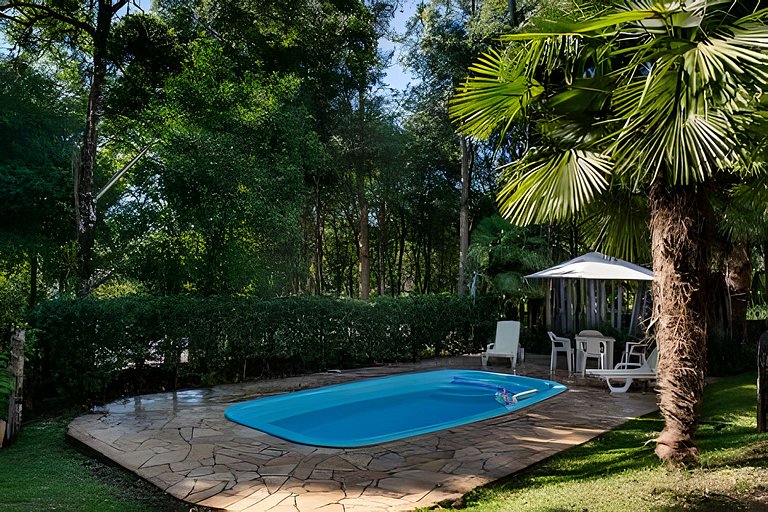 Sítio Exclusivo com Piscina, Lareira e Natureza