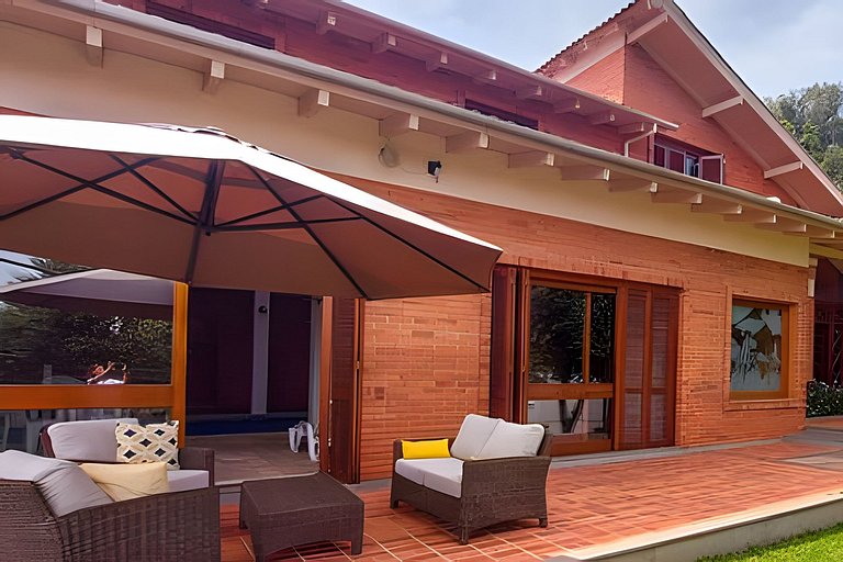 Casa 4 suíte, piscina interna em Pinto Bandeira