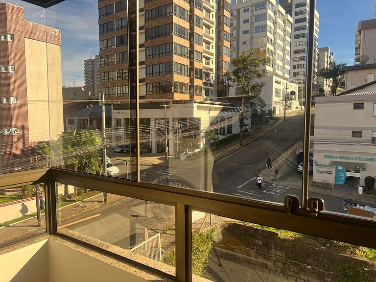 Apto 2 quartos no centro