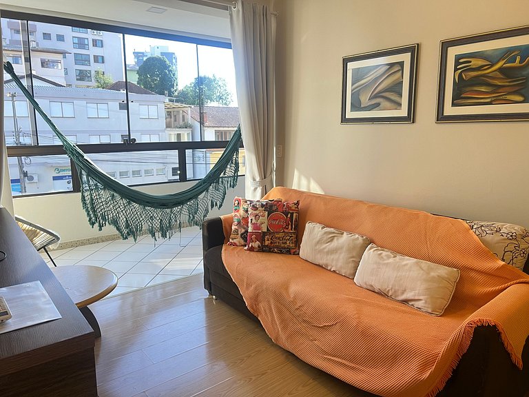 Apto 2 quartos no centro