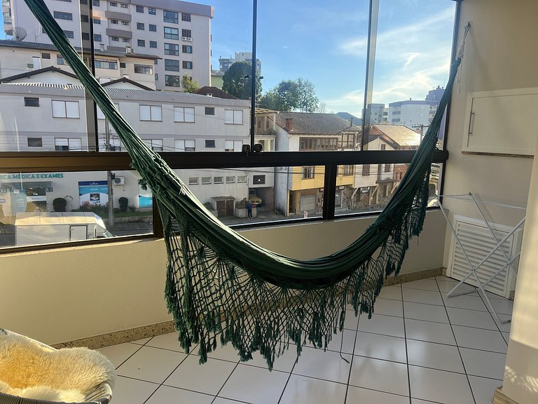 Apto 2 quartos no centro