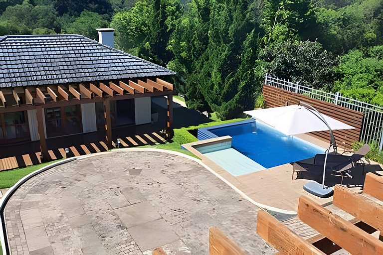 Casa com Adega na  Serra Gaúcha