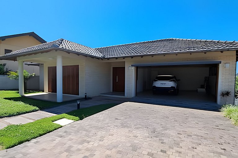 Casa com Adega na  Serra Gaúcha